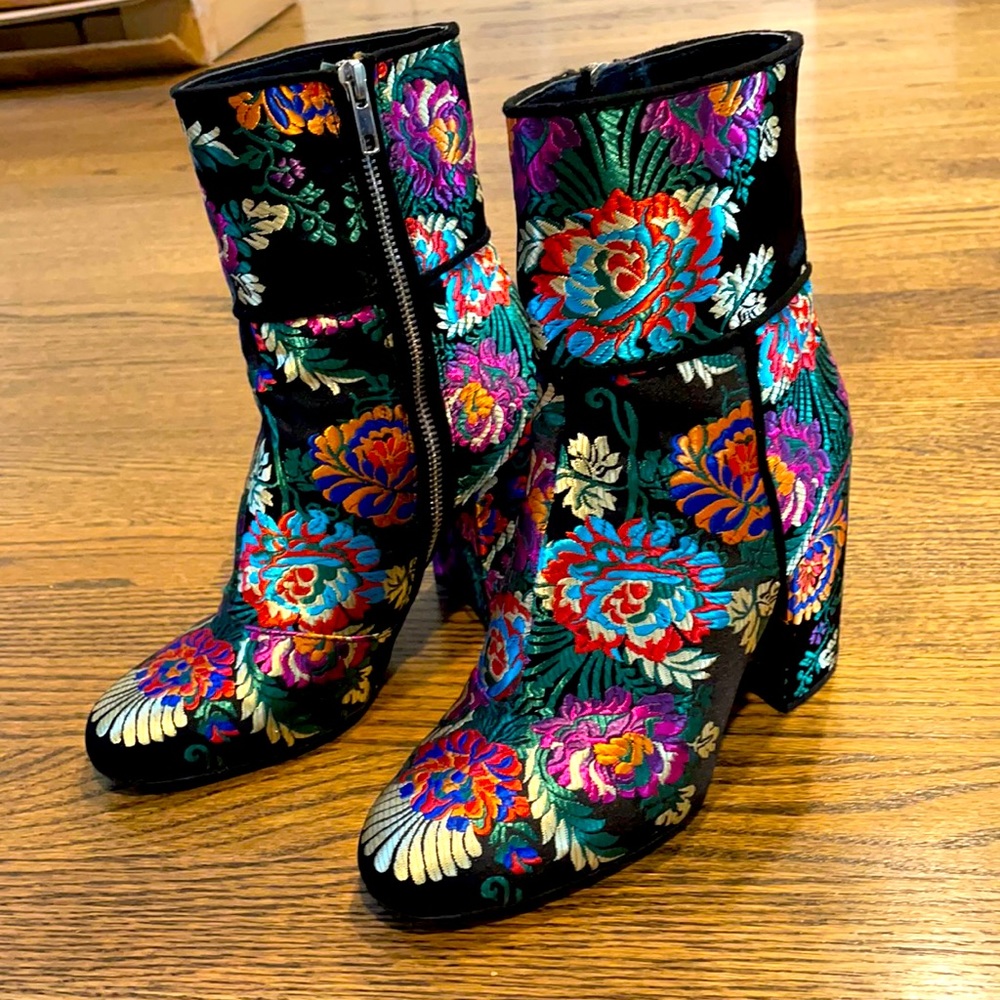 Steve Madden Brocade Boots
